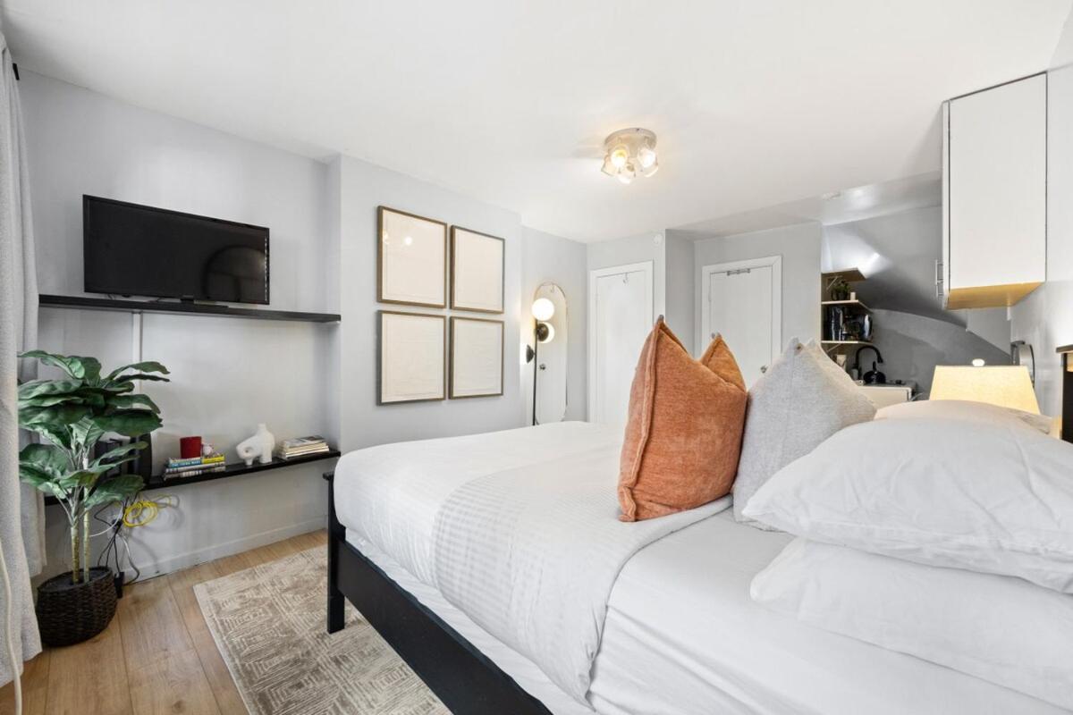 Studio Haven In Times Square & Nearby Restaurants New York City Exterior photo